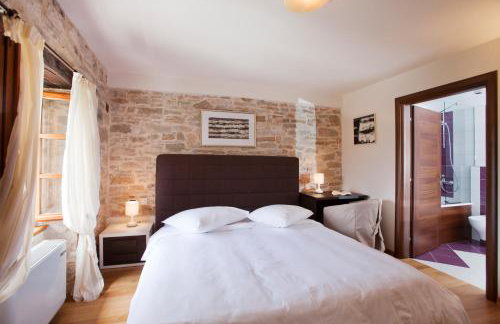 Villa Poropati, Grožnjan, Istria - Luxury Countryside Estate for up to 19 persons - Large pool of 80m2 with kids section - Foto 23