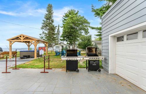 The Golden Eagle of Houghton Lake - Foto 13