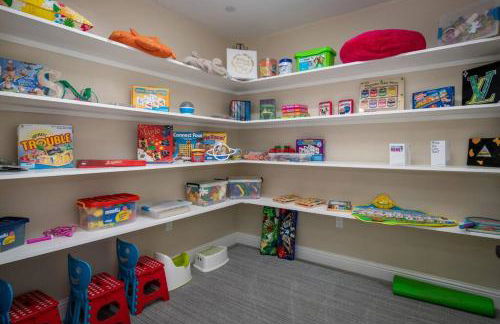 New Luxury 5BR Cabin in Pine Mountain Lake! 1 Minute to Beach! Massage Chair! Close to Yosemite! Perfect for Retreats and Escapes All Seasons! - Foto 47