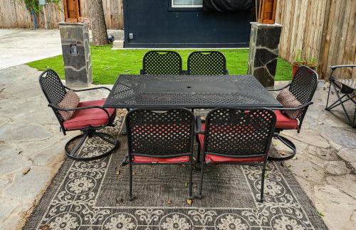 Dog-friendly home with large patio, W/D & central AC - Foto 23