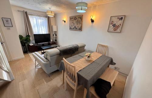 Windsor & Legoland Stay, Slough & Free Parking - Berkshire - Foto 11