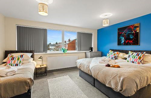 Forest View- Oasis Mural -Didsbury Zen Sleeps 10 - Photo 9