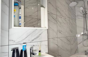 'The Luxury Snug' - A Charming Modern Luxury 2-Bed Flat with Parkview - Free Parking - Foto 24