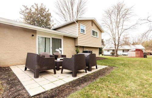 5 bedrooms with 4 Full Bath Fire Pit BBQ and Plush Amen on 1 2 acre - Photo 18