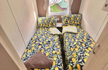 Delta, Bromley 4-Bedroom Located in Uddingston, Glasgow at Maryville Caravan Site - Photo 13