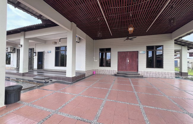 Nurbayu Villa (3 and 4 bedroom Villa) Kemaman - Foto 2