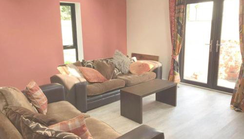 Delightful detached Cottage in Village Centre - Foto 2