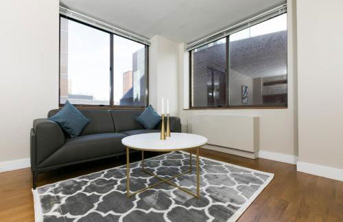 Finest Luxury 1 Bedroom Apartment - Photo 1