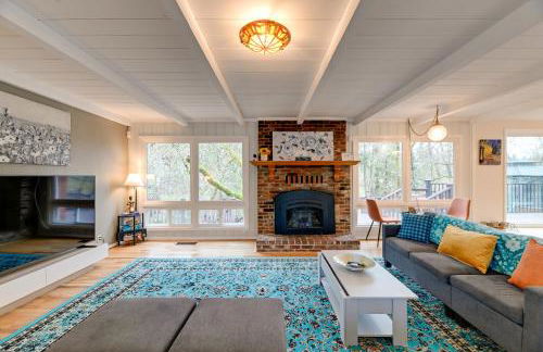 Spacious Grants Pass Home with Hot Tub and River Views - Foto 3