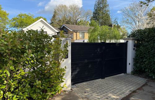 Studio with kitchen nestled lovely wooded cul du sac - Foto 30