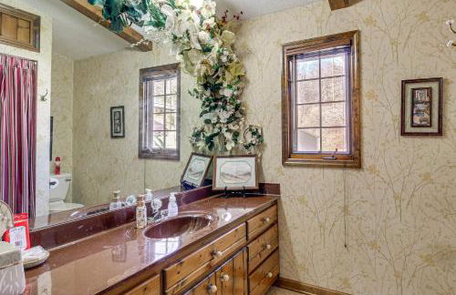 3 Mi to Ruby Falls The Downer House with Yard - Foto 15