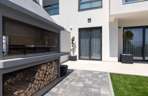 Villa Supernus II with Heated Pool - Photo 12