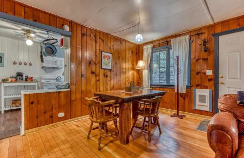 Springbrook · Cozy 2BR Mt. Hood Cabin, Fireplace & Retro Kitchen - Foto 18
