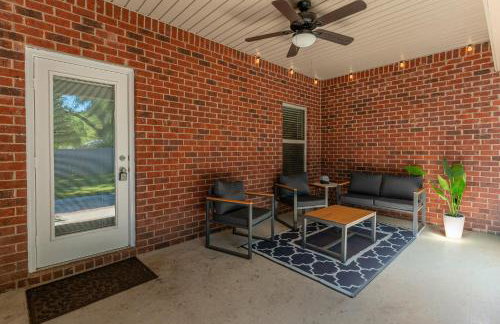 Cozy Retreat with Patio, Big Kitchen and Fishing Nearby - Foto 41