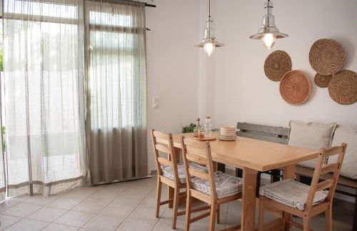 House of Hats II - Photo 8