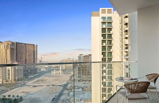 1BR Apt Near Downtown Dubai Pool Skyline Views - Photo 17