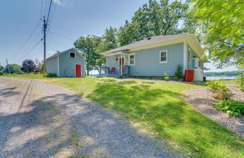 Waterfront Getaway on Sodus Bay Prime Location! - Foto 35