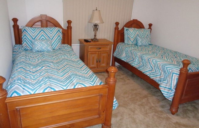 R1 Legacy Park 5 bed / 3 Bath - Foto 15