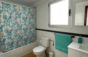 ÁTICO "TURQUESA BEACH" CON PISCINA, TERRAZA y BARBACOA - Foto 8