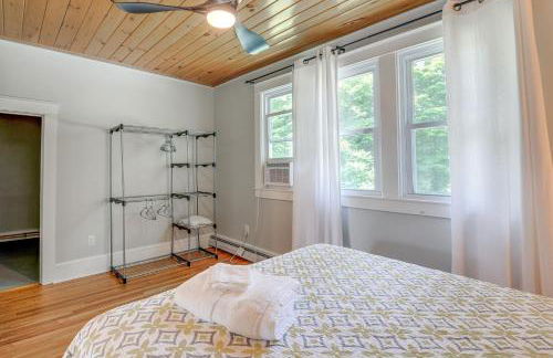 Charming Ticonderoga Home - Walk to Downtown! - Foto 16