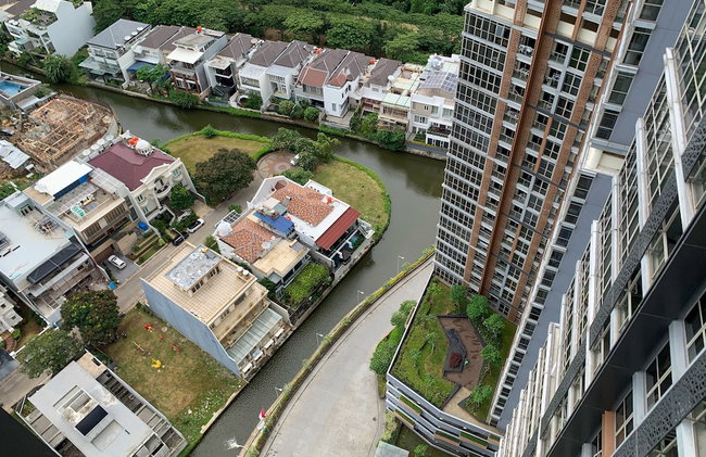 Warm And Modern Look Studio Room At Gold Coast Apartment - Foto 22