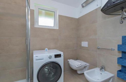 Amazing Home In Solto Collina Bg - Photo 36