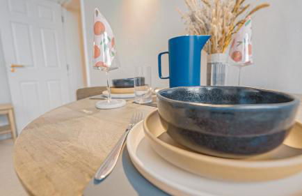 Burlington Mansions - Stunning Coastal Apartment - Photo 14