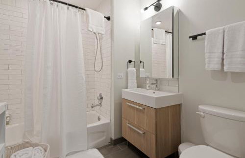 Experience Downtown Chicago at Millennium - Luxury Apartments in The Loop - Photo 40