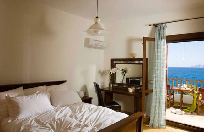 Beautiful 3-bed Sea Front Villa in Agios Nikolaos - Foto 2