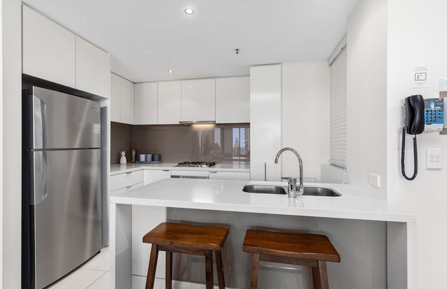 Ultra Broadbeach - Photo 44