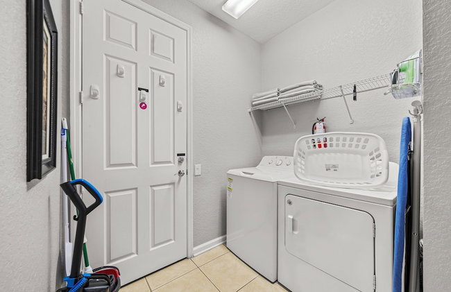Lakefront Luxury - Photo 75