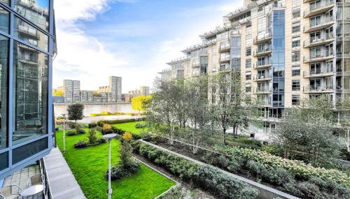 Bright Riverside 2 Bed Haven with Balcony - Modern Comfort in Battersea - Foto 1