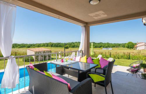 Family holiday house with private pool and playground - Foto 43