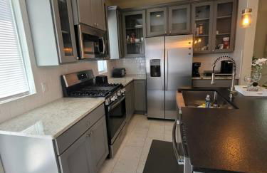 SPACIOUS TOWNHOUSE MINUTES FROM DOWNTOWN SA. - Foto 8