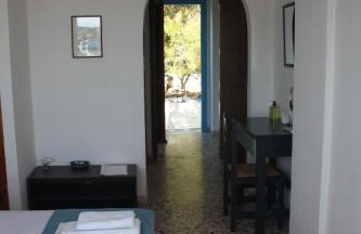 Meltemi Studios and Apartments - Photo 5