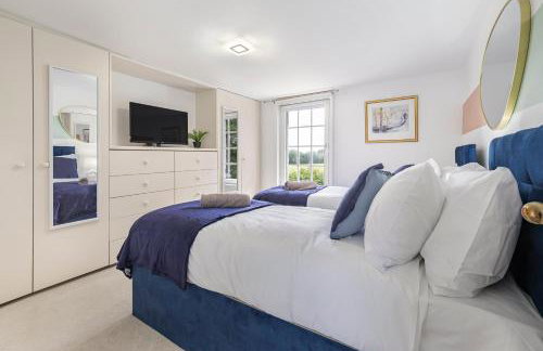 East Sussex Manor - Sleeps 12 - Hot Tub & Parking - Foto 9