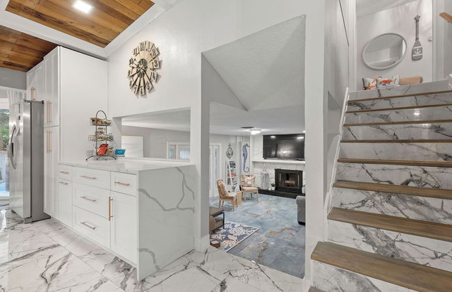 Serenity Haven Luxe Pet Friendly 5BR - Photo 15