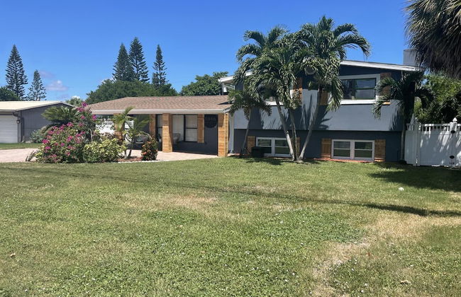 Kiss the Wave - Spacious 4BR 3BA w Pool hot tub - Foto 50