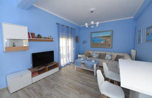 Blue Cozy Home in Kyparissia, Fully Equipped Nest - Photo 1
