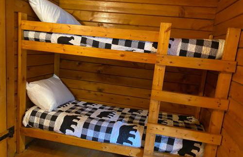 Poolside Rustic Cabin with Amazing Views - Foto 11