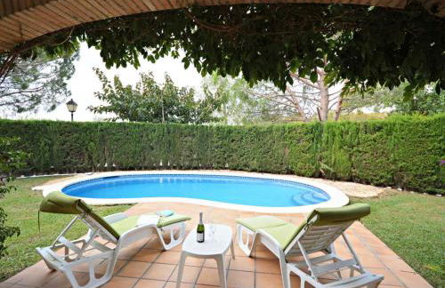 Casa con Piscina, Wifi, A/A y Barbacoa en Sant Pere Pescador - ES-89-82 - Foto 3
