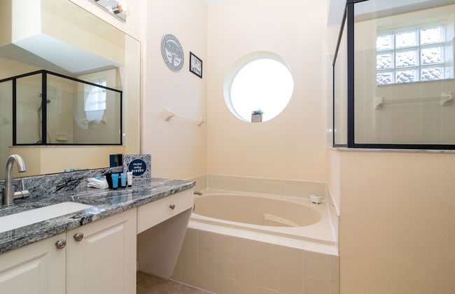 Paradise Found - Photo 23