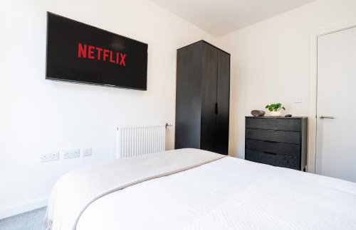 Central Wembley Stadium Luxe Stay with Pool Table - Foto 13