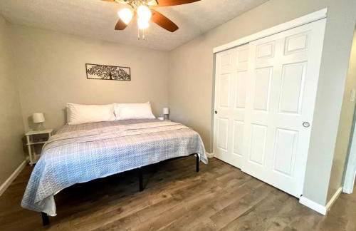 Private Ranch - Entire Home - 3 Bed Room - Hot Tub - King Bed - Fenced Yard - Pets & Kids Welcome - Game Shed - Free WiFi - Foto 18