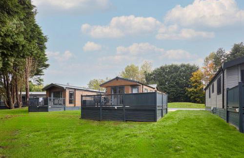 Pine Lodge with Hot Tub - Foto 4