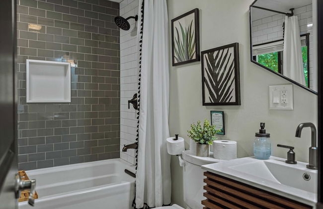 Strawberry Shores by Avantstay Lakefront Private Beach - Photo 25