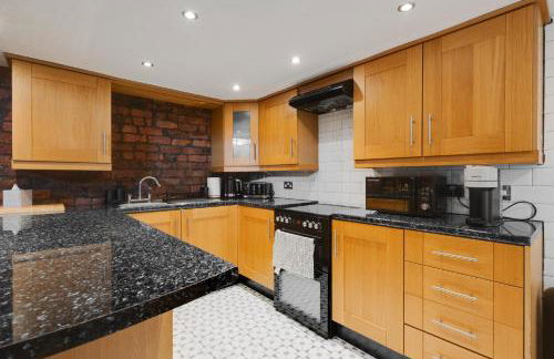 Liverpool Warehouse Flat - Sleeps 5, WiFi, Free On-Site Parking - Foto 26