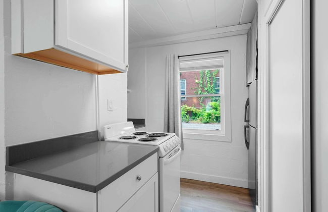 Chic City Retreat 93A Sleeps 2 - Foto 6