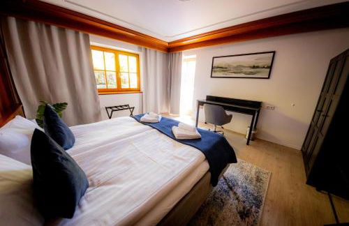 C4S COME4STAY - Alpenblick Watzmann-Kehlstein - TOP Lage im Berchtesgadener Land I bis zu 10 Personen I große Terrasse mit Blick auf die Berge I Smart TV I Billiard I WLAN I kostenloser Parkplatz - Foto 10