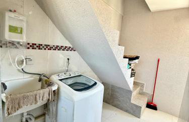 Corner of Two Flowers - Photo 8